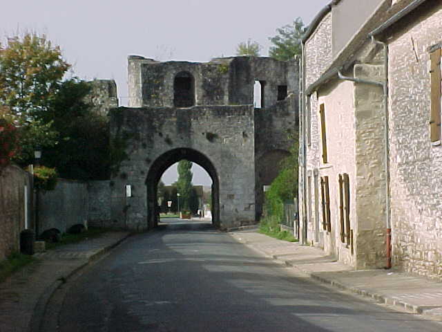 214 - LA PORTE SAINT-JEAN, VUE DE L'INTERIEUR.jpg